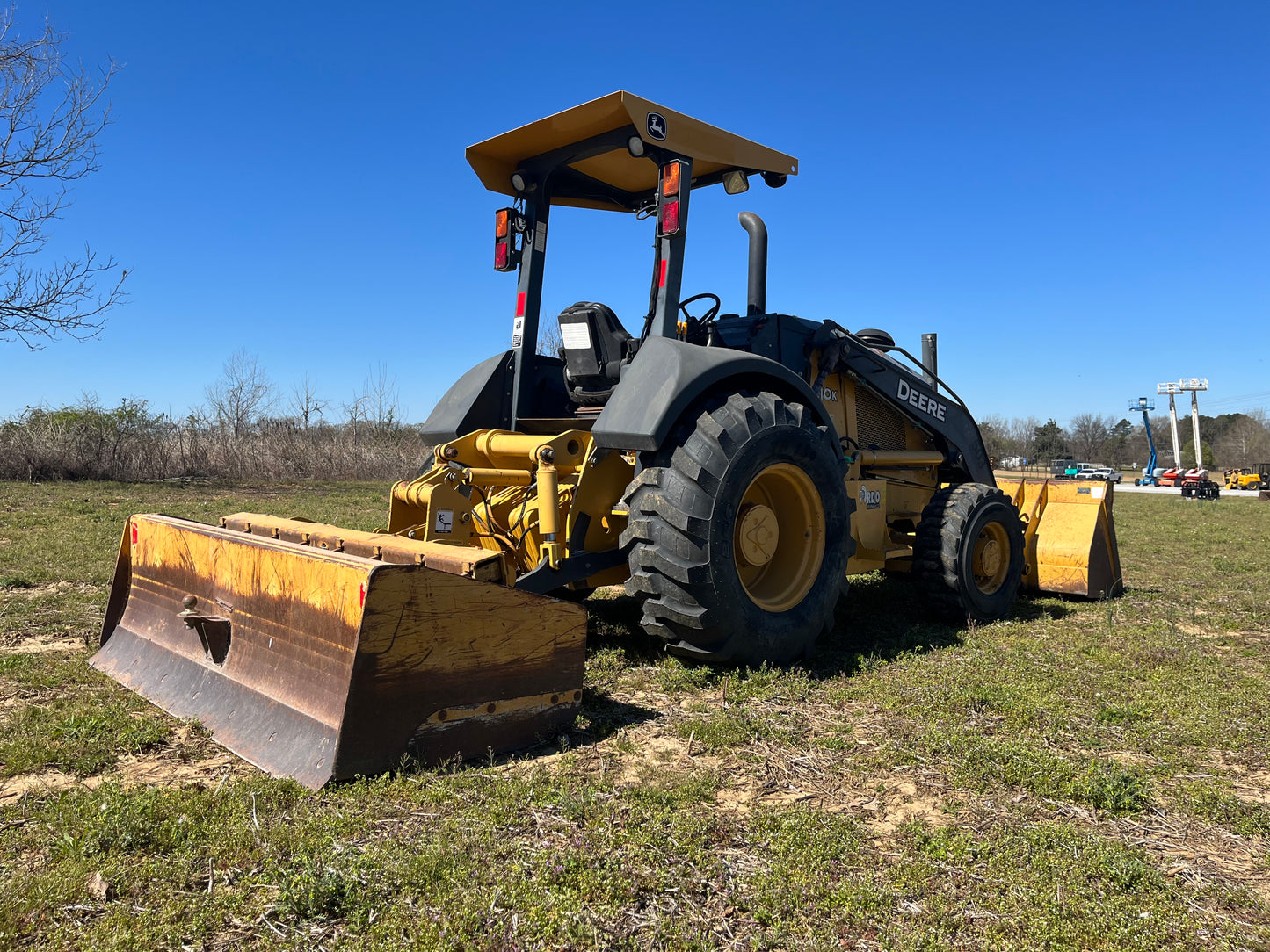 2014 John Deere 210K Skip Loader