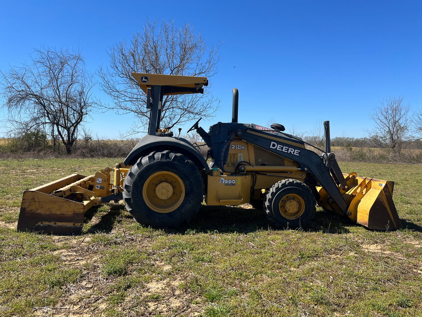 2014 John Deere 210K Skip Loader