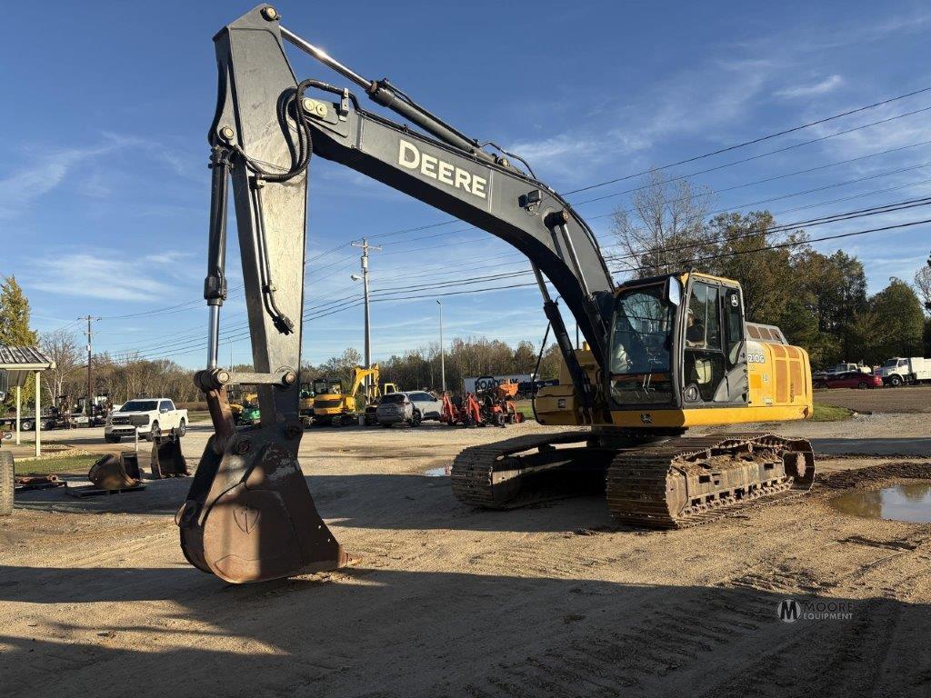 2014 Deere 210G LC Crawler Excavator