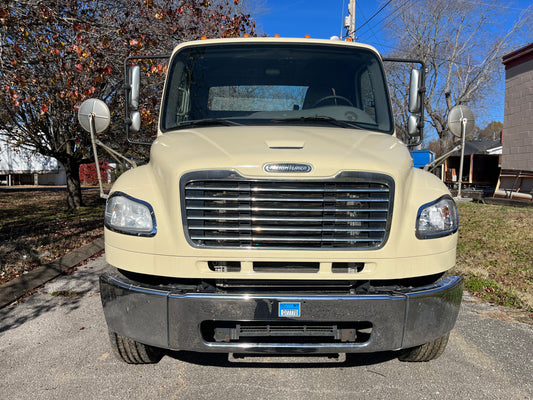 2017 Freightliner Business Class M2 106 Cab & Chassis
