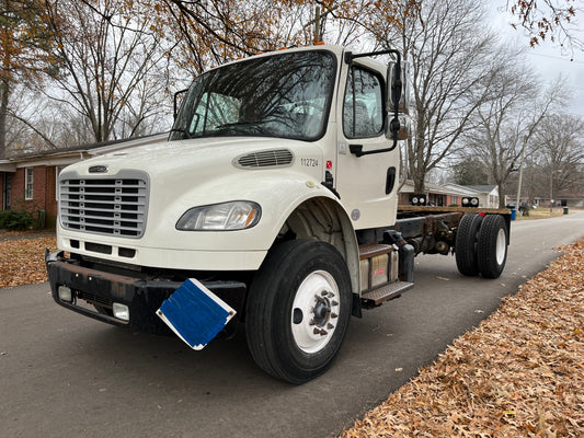 2015 Freightliner Business Class M2 106 Cab & Chassis