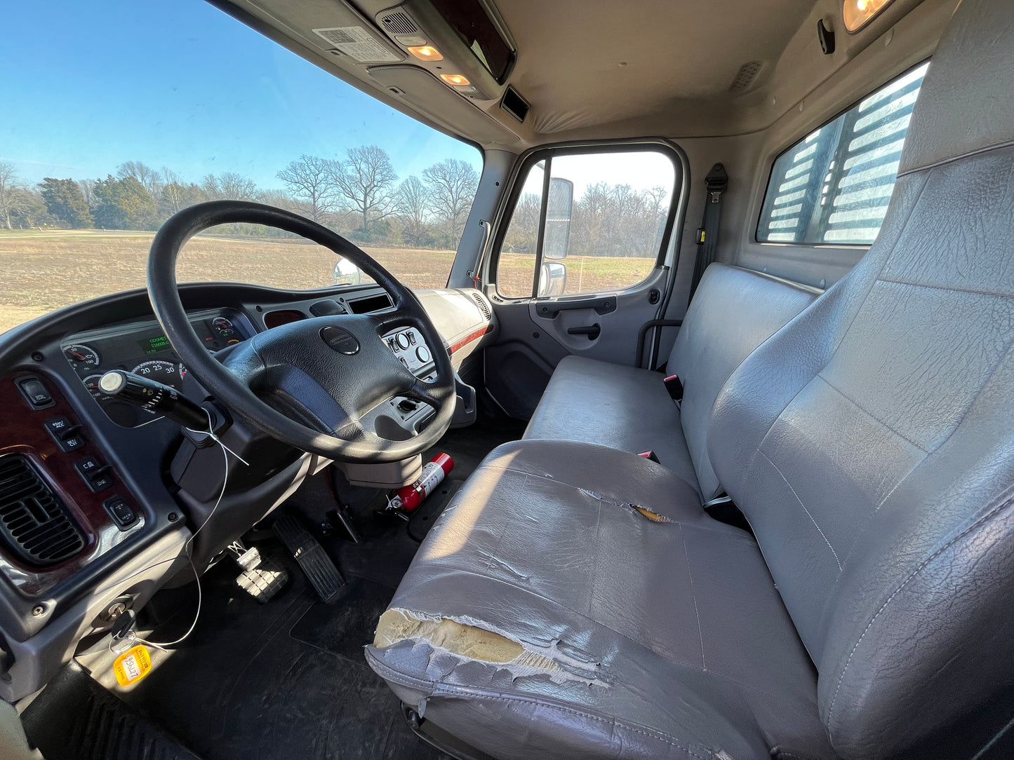 2017 Freightliner Business Class M2 106 Flatbed Truck
