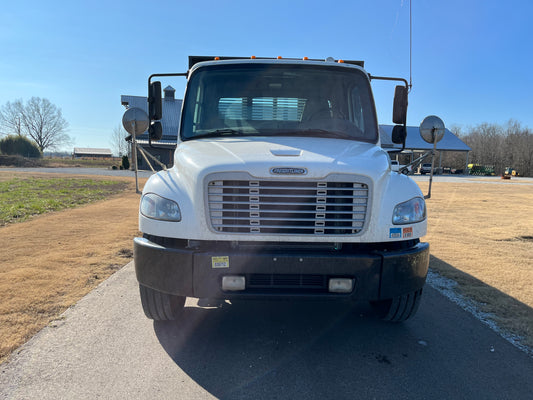 2017 Freightliner Business Class M2 106 Flatbed Truck
