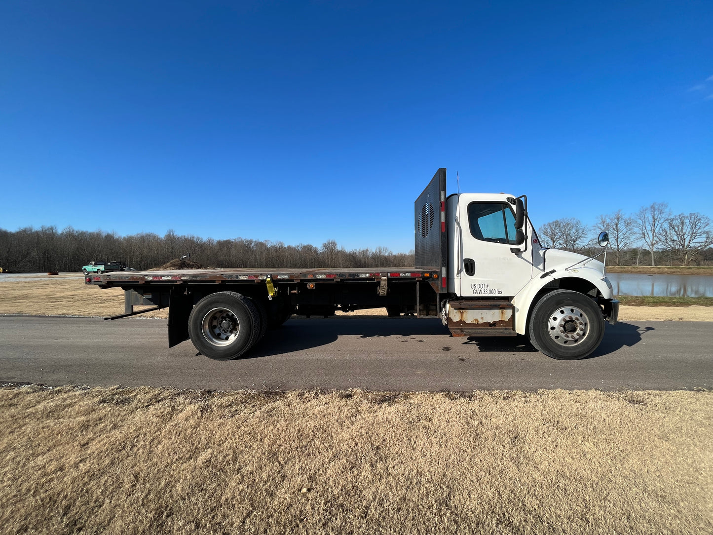 2017 Freightliner Business Class M2 106 Flatbed Truck