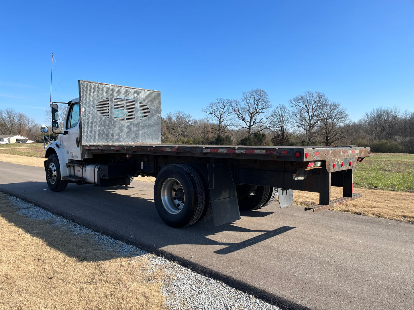 2017 Freightliner Business Class M2 106 Flatbed Truck
