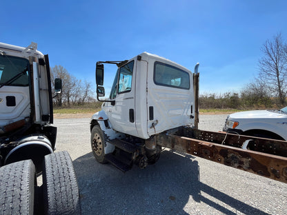 2007 International DuraStar 4300 Cab & Chassis